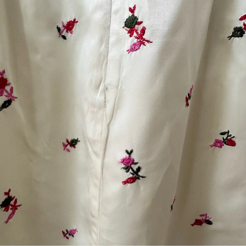 BCBG Ivory White Sheath Midi Dress Red & Pink Flower Embroidery Sleeveless Sz 4
